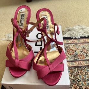 Women pink heel shoe